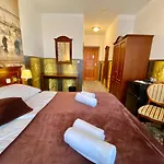 فندق Liliova Old Town 4*