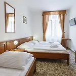 فندق Liliova Old Town 4*