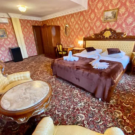 호텔 Liliova Old Town 4*