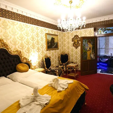 Hotel Liliova Old Town 4*