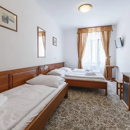 호텔 Liliova Old Town 4*