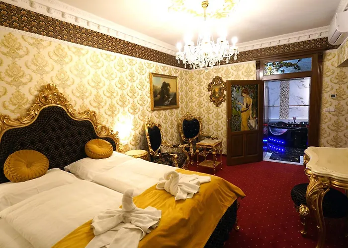 호텔 Liliova Old Town 4*