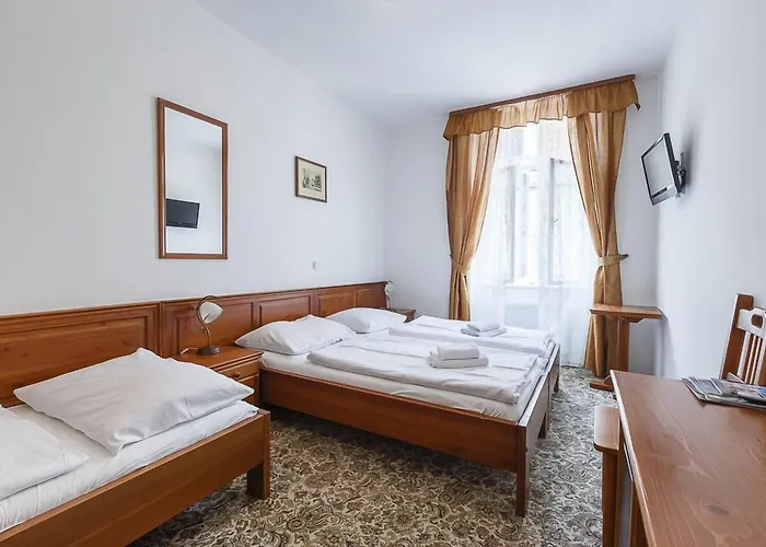 Liliova Old Town 4*
