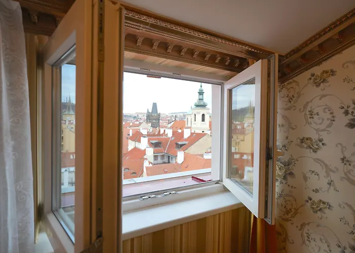 Liliova Old Town 4*
