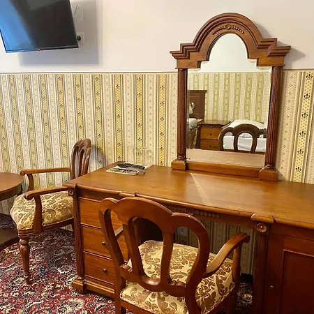 Hotell Liliova Old Town 4*