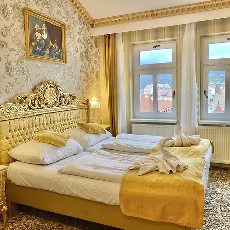 Liliova Old Town 4*