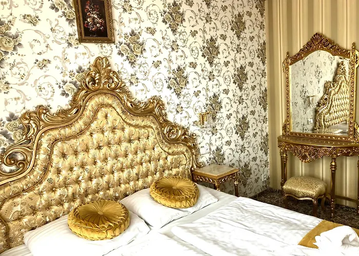 Liliova Old Town Otel 4*
