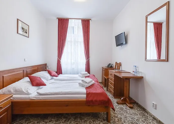 Liliova Old Town 4*
