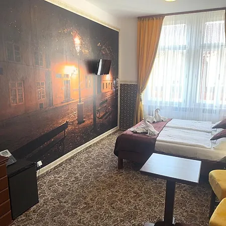 Liliova Old Town فندق 4*