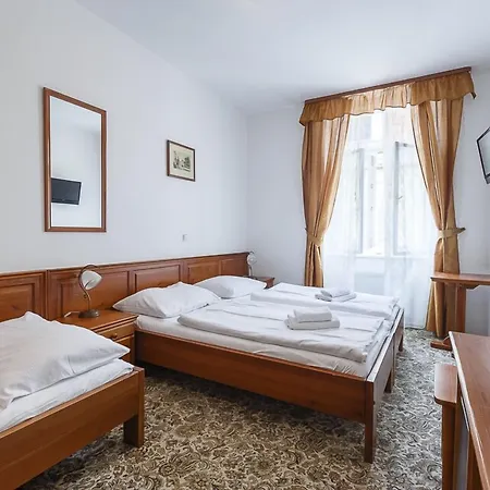 Liliova Old Town 4*