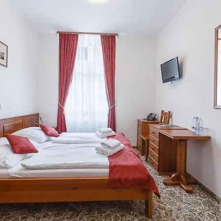 Liliova Old Town 4*