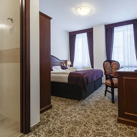 Liliova Old Town فندق 4*
