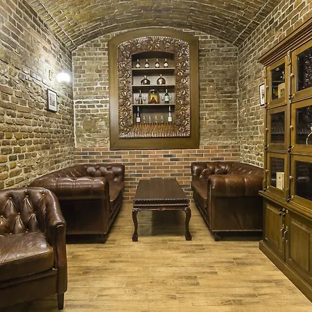 Liliova Old Town فندق 4*