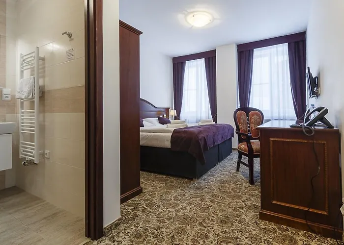 Liliova Old Town Otel 4*